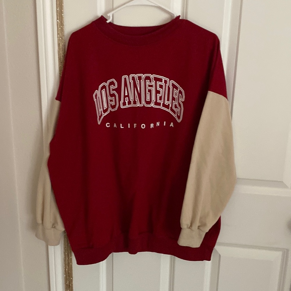 Big red LA oversized sweatshirt!